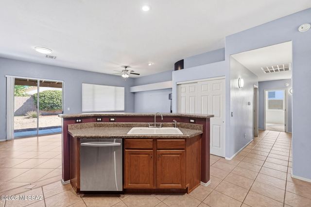 337 E Calle Albita, Green Valley, AZ 85614