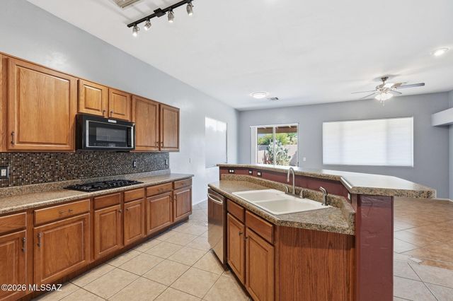 337 E Calle Albita, Green Valley, AZ 85614