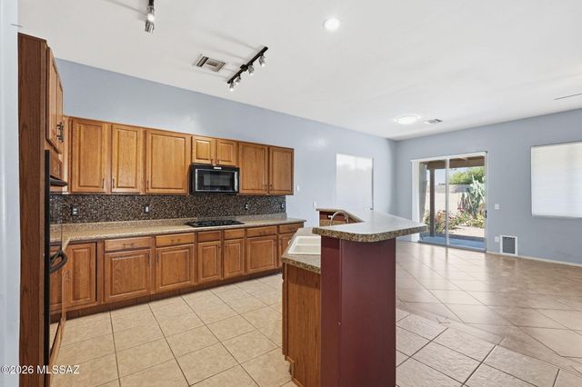 337 E Calle Albita, Green Valley, AZ 85614