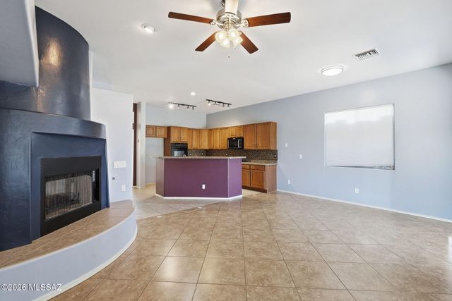 337 E Calle Albita, Green Valley, AZ 85614