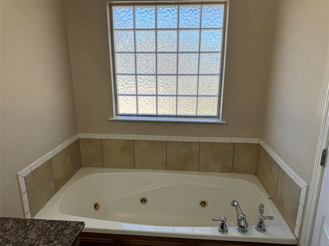 812 Grant Avenue, Prairie Grove, AR 72753