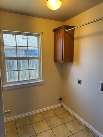 812 Grant Avenue, Prairie Grove, AR 72753