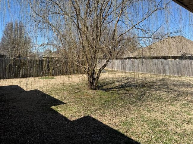 812 Grant Avenue, Prairie Grove, AR 72753