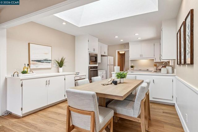 1103 1103 Larch Avenue, Moraga, CA 94556