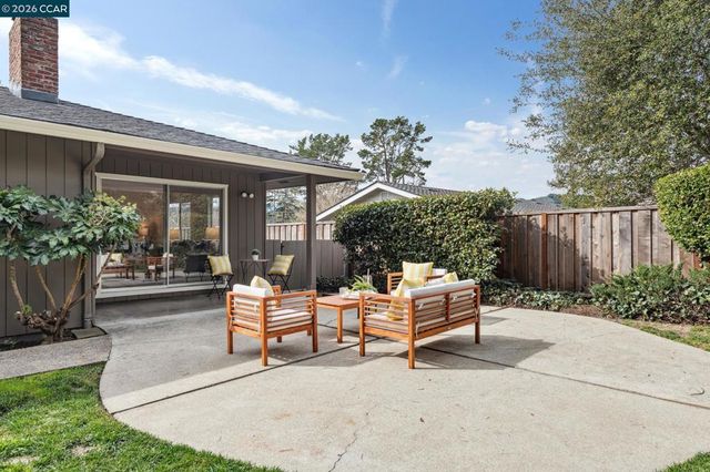 1103 1103 Larch Avenue, Moraga, CA 94556