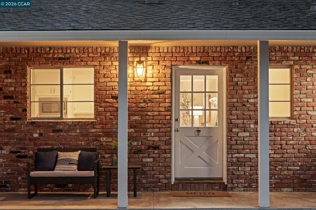 1103 1103 Larch Avenue, Moraga, CA 94556