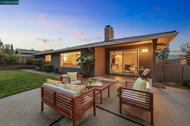 1103 1103 Larch Avenue, Moraga, CA 94556