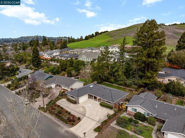 1103 1103 Larch Avenue, Moraga, CA 94556