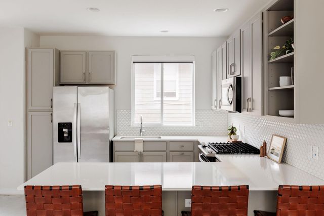801 N Bluff DR 28, Austin, TX 78745