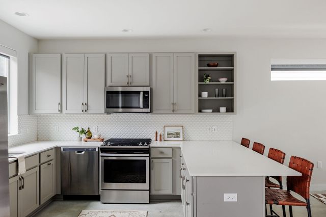 801 N Bluff DR 28, Austin, TX 78745