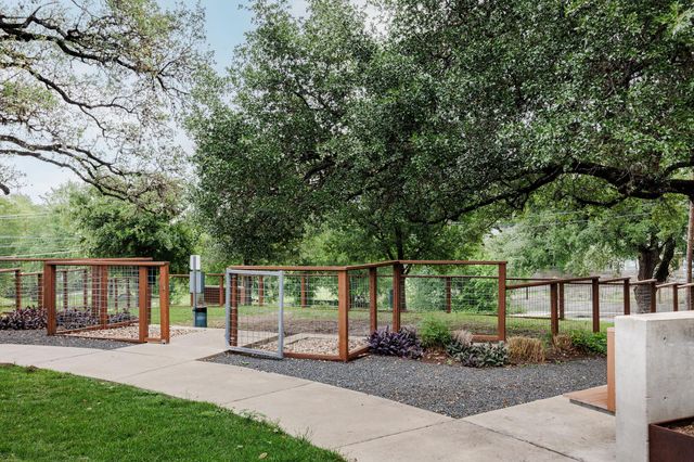 801 N Bluff DR 28, Austin, TX 78745