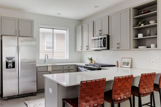 801 N Bluff DR 28, Austin, TX 78745