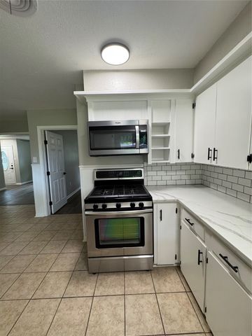 2410 W Collin Street, Corsicana, TX 75110