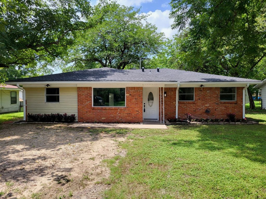 2410 W Collin Street, Corsicana, TX 75110