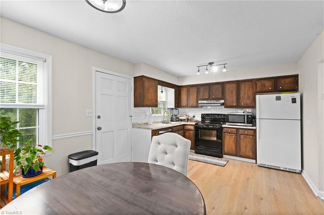 1007 Robin Hood Road C, High Point, NC 27262