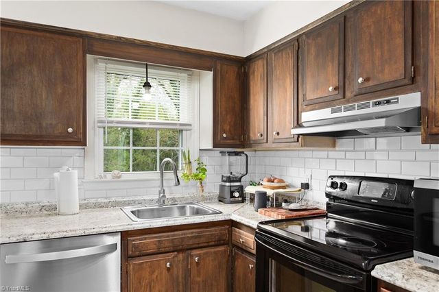 1007 Robin Hood Road C, High Point, NC 27262