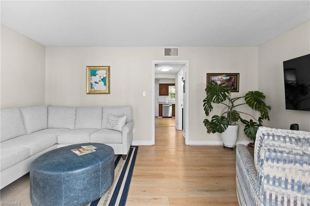 1007 Robin Hood Road C, High Point, NC 27262