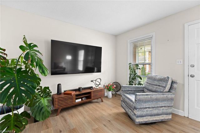 1007 Robin Hood Road C, High Point, NC 27262