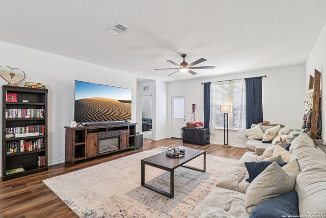 1106 Pigeon Lane, Marion, TX 78124