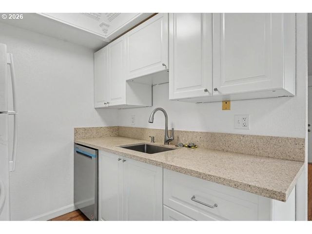 84 GALEN St, Lake Oswego, OR 97035