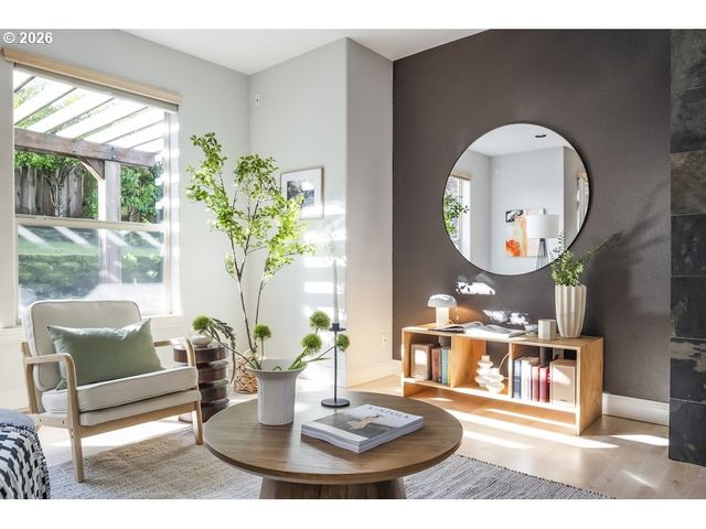 3924 Sw PASADENA St, Portland, OR 97219