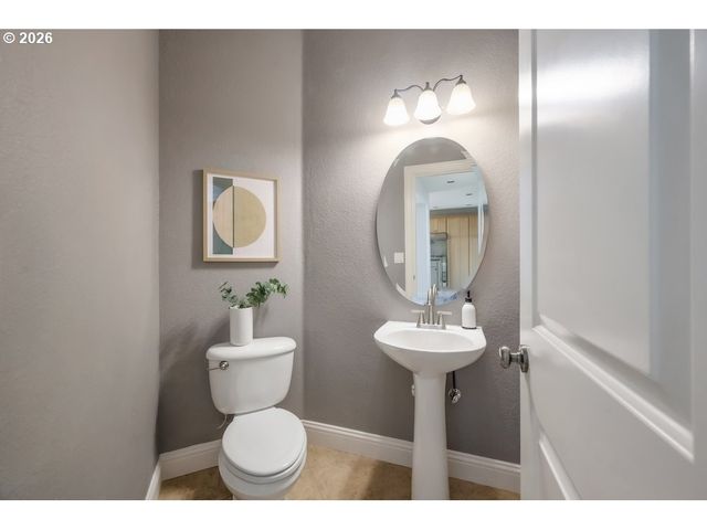 3924 Sw PASADENA St, Portland, OR 97219