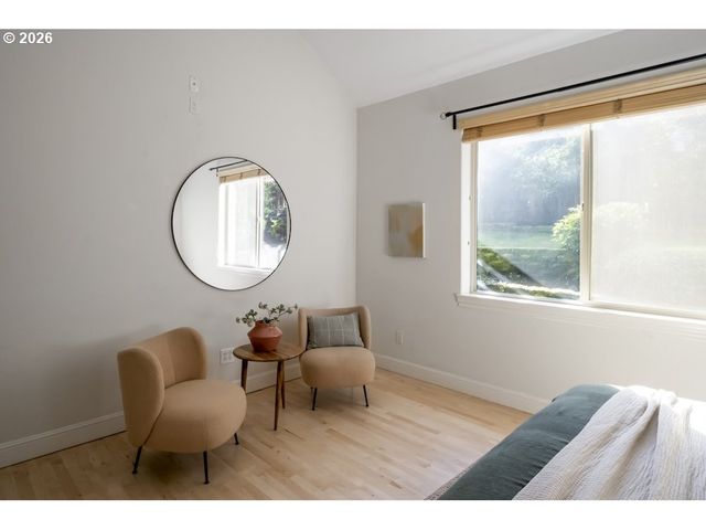 3924 Sw PASADENA St, Portland, OR 97219