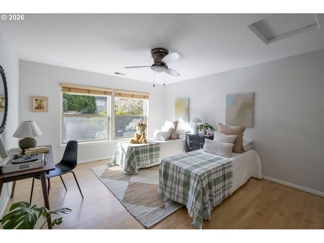 3924 Sw PASADENA St, Portland, OR 97219