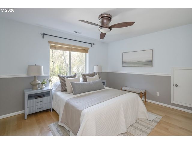 3924 Sw PASADENA St, Portland, OR 97219