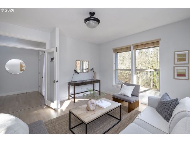 3924 Sw PASADENA St, Portland, OR 97219