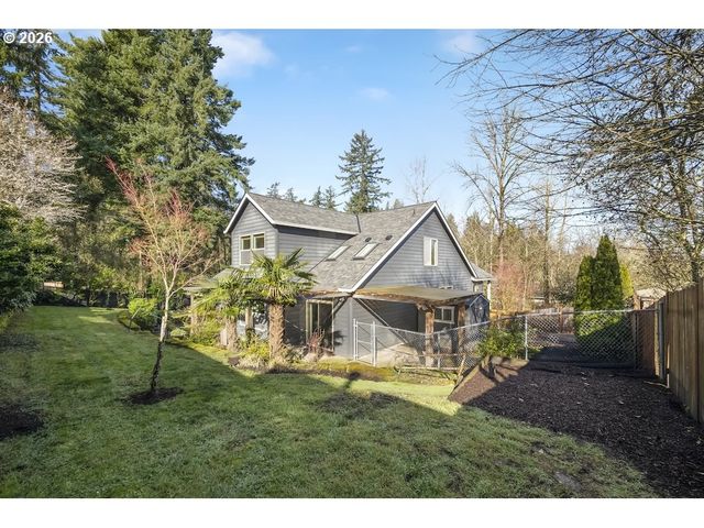 3924 Sw PASADENA St, Portland, OR 97219