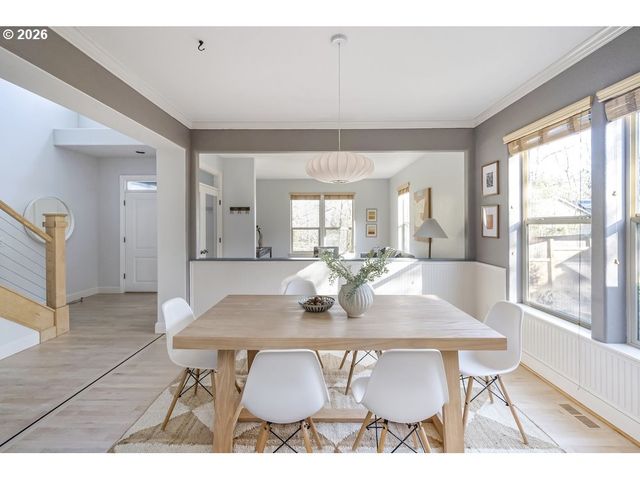 3924 Sw PASADENA St, Portland, OR 97219