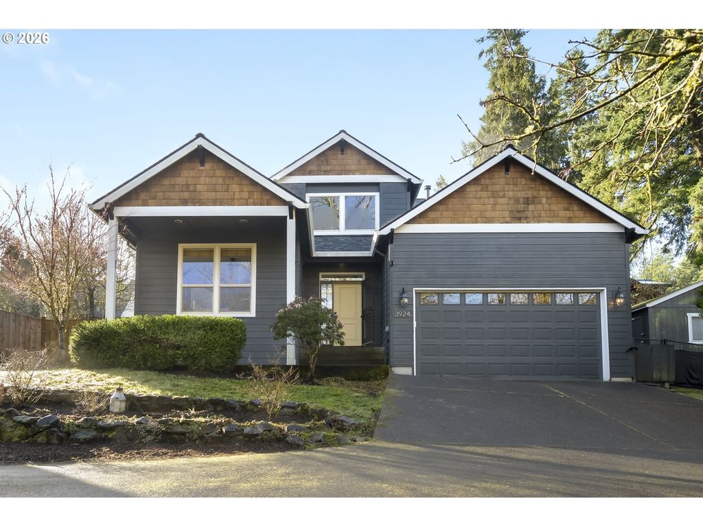 3924 Sw PASADENA St, Portland, OR 97219