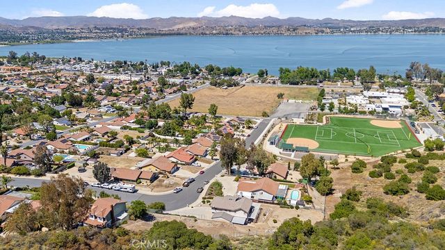 33268 Mackay Drive, Lake Elsinore, CA 92530