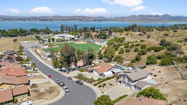33268 Mackay Drive, Lake Elsinore, CA 92530
