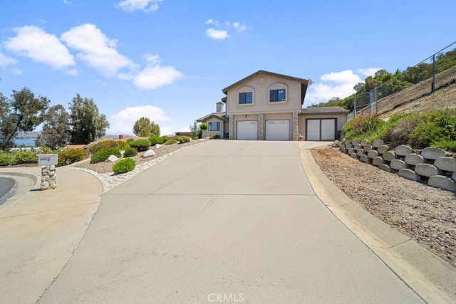 33268 Mackay Drive, Lake Elsinore, CA 92530
