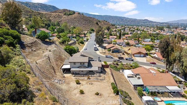 33268 Mackay Drive, Lake Elsinore, CA 92530