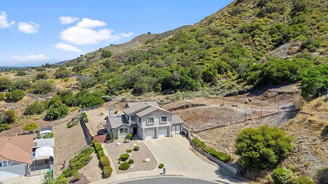 33268 Mackay Drive, Lake Elsinore, CA 92530