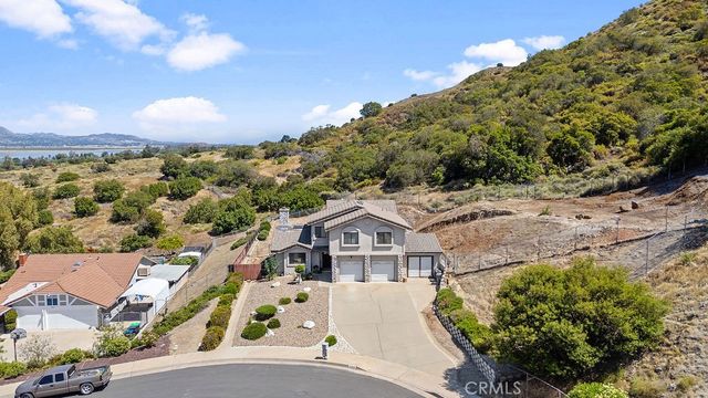33268 Mackay Drive, Lake Elsinore, CA 92530