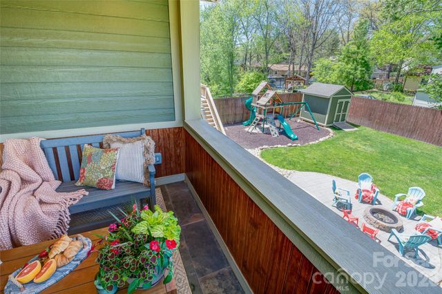 6 Hamlet Street, Black Mountain, NC 28711