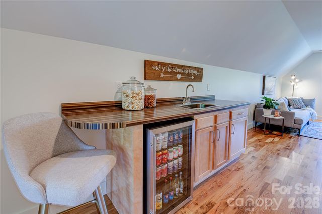 6 Hamlet Street, Black Mountain, NC 28711