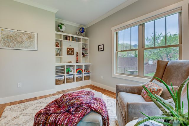 6 Hamlet Street, Black Mountain, NC 28711