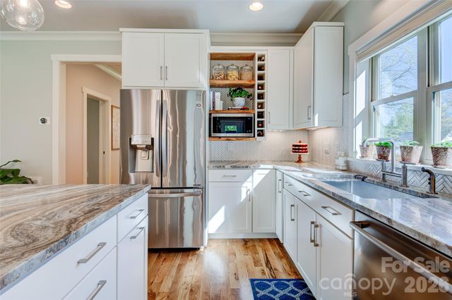 6 Hamlet Street, Black Mountain, NC 28711