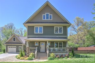 6 Hamlet Street, Black Mountain, NC 28711