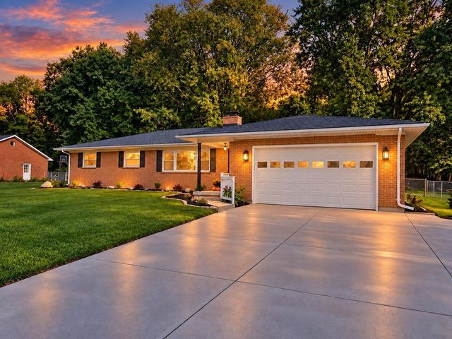 3400 Cambridge Drive, Springfield, OH 45503