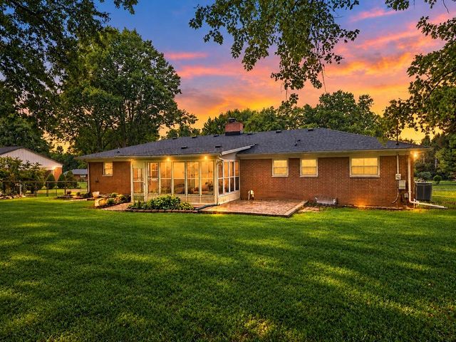 3400 Cambridge Drive, Springfield, OH 45503