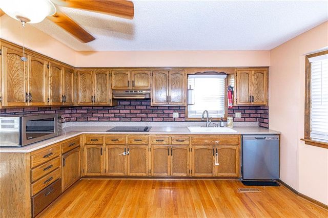 23650 W 56th Street, Shawnee, KS 66226