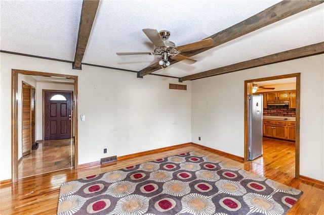 23650 W 56th Street, Shawnee, KS 66226