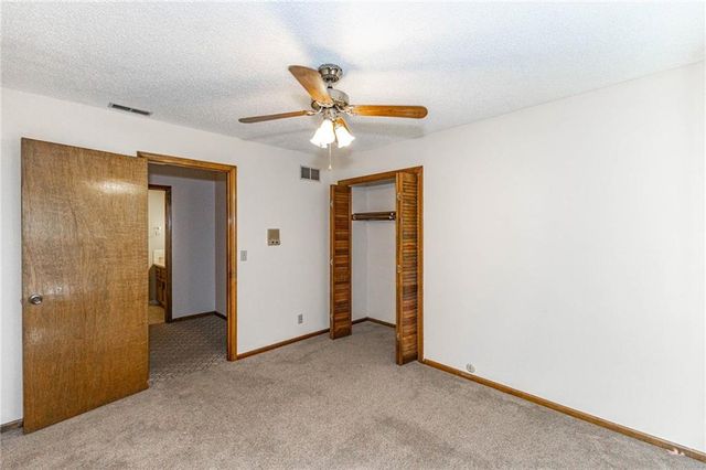 23650 W 56th Street, Shawnee, KS 66226