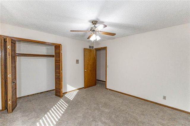 23650 W 56th Street, Shawnee, KS 66226